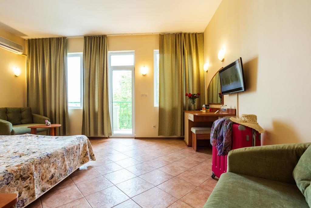 Ljuljak Hotel Golden Sands Room photo