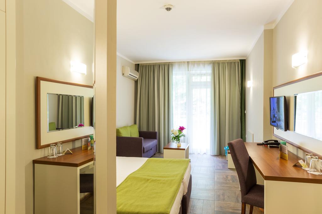 Ljuljak Hotel Golden Sands Room photo