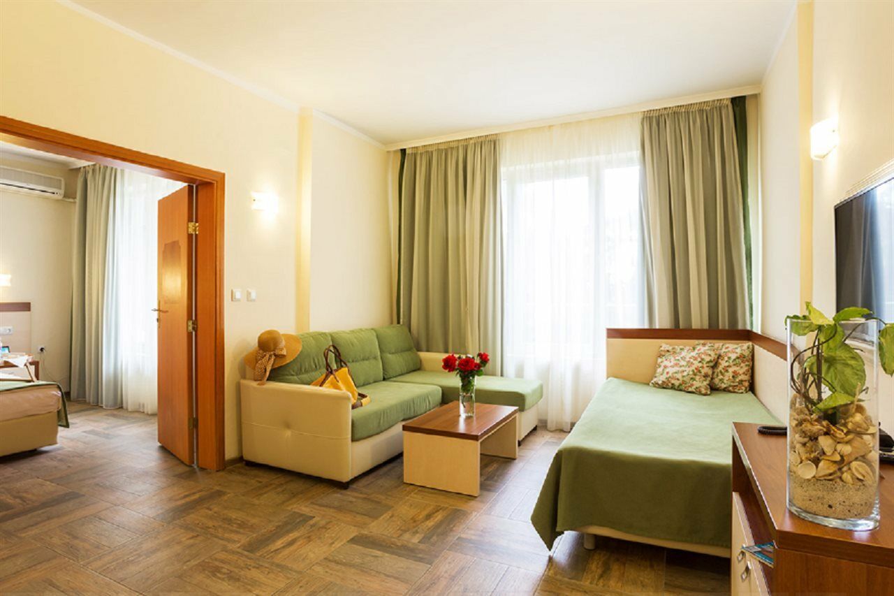 Ljuljak Hotel Golden Sands Exterior photo